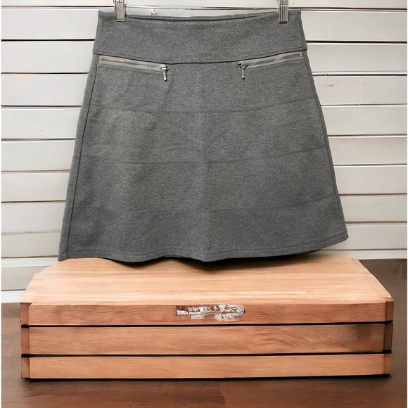Athleta Strata Blak a line zippered pocket skirt style 861887 Small - Picture 1 of 7